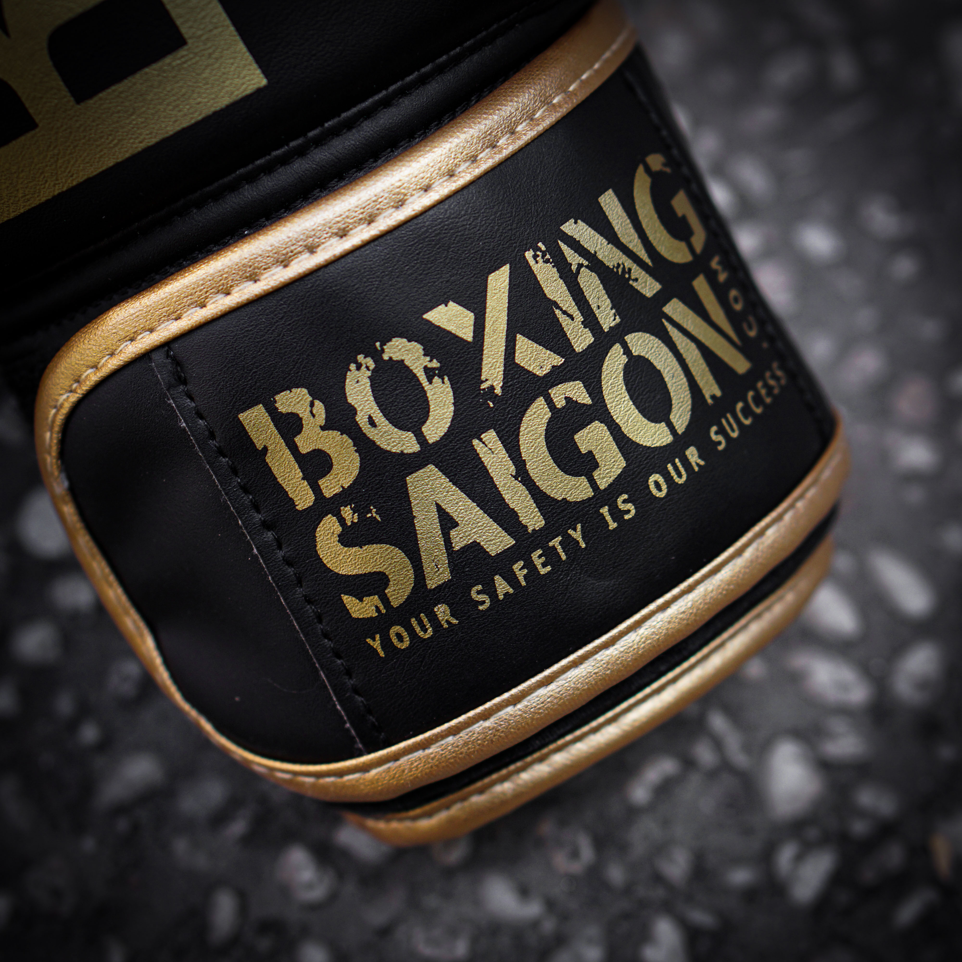 Găng tay Boxing Saigon Inspire - Black/Gold