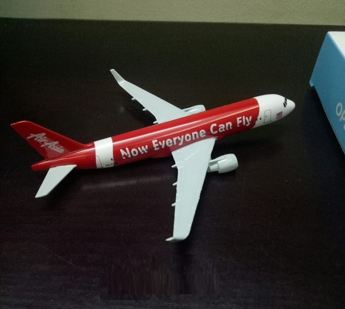 Mô hình máy bay tĩnh B737 Air Asia 16cm_Now Everyone Can Fly