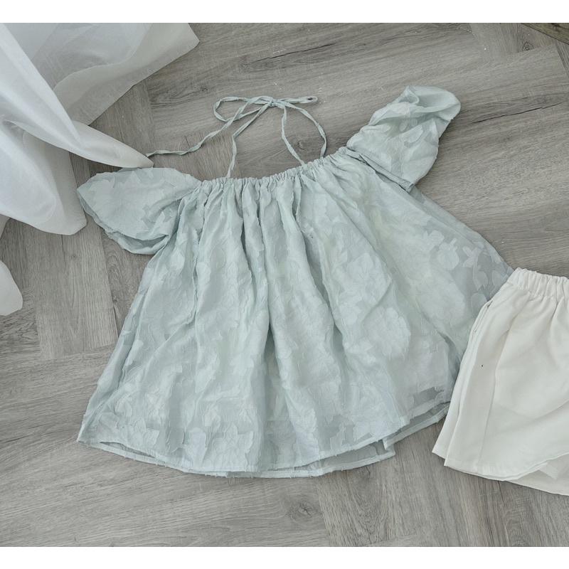SET ÁO HOA NỔI RỚT VAI PHỒNG DÂY YẾM + SHORT