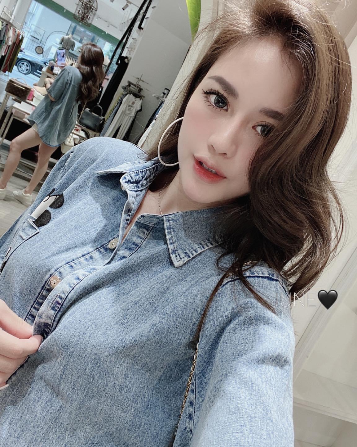 ÁO SƠ MI BÒ DENIM MÀU XANH CHO NỮ ATN576