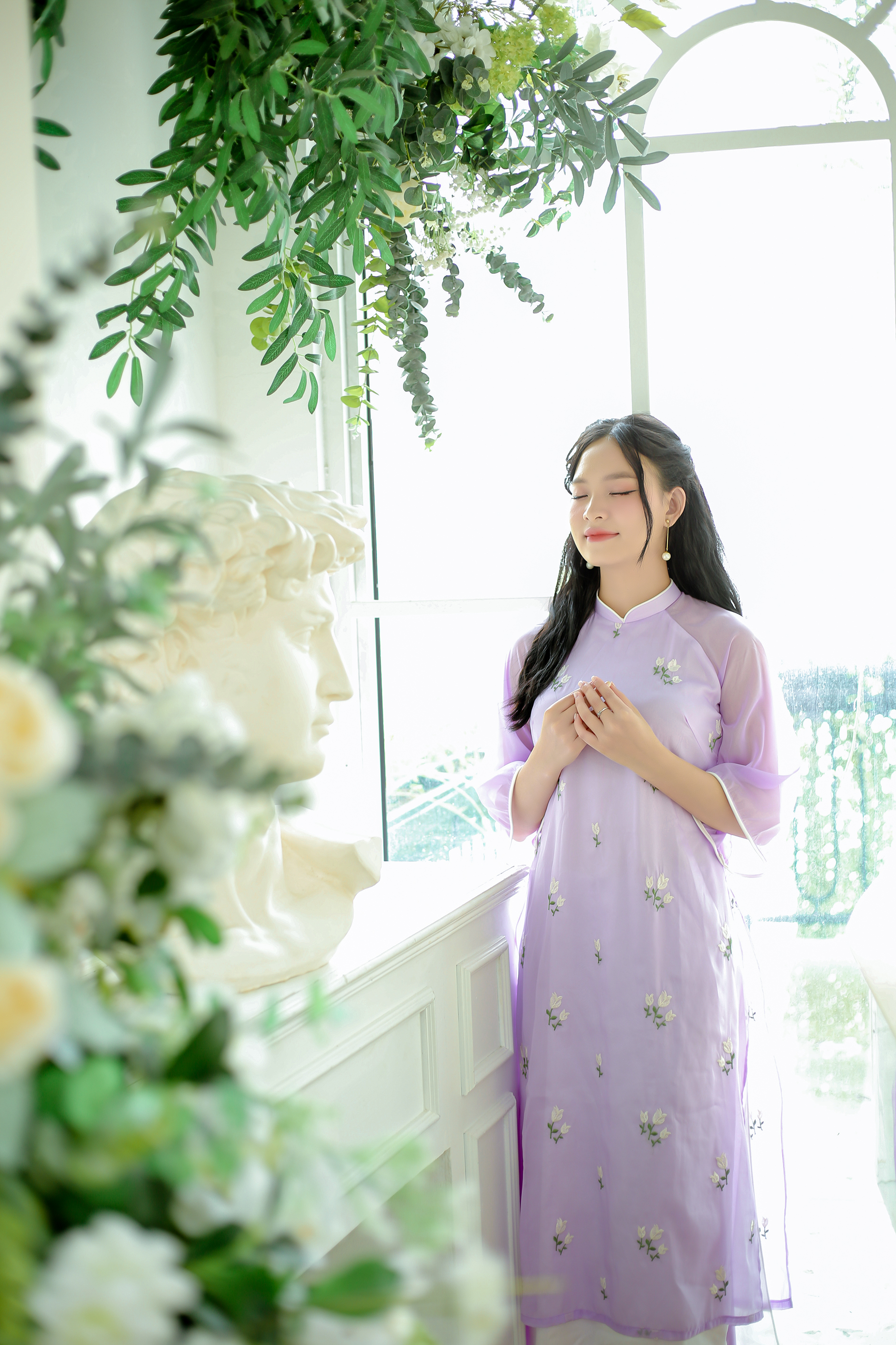 Áo dài cách tân thiết kế 4 tà tơ tím hoa cà thêu hoa lá ( size XL )