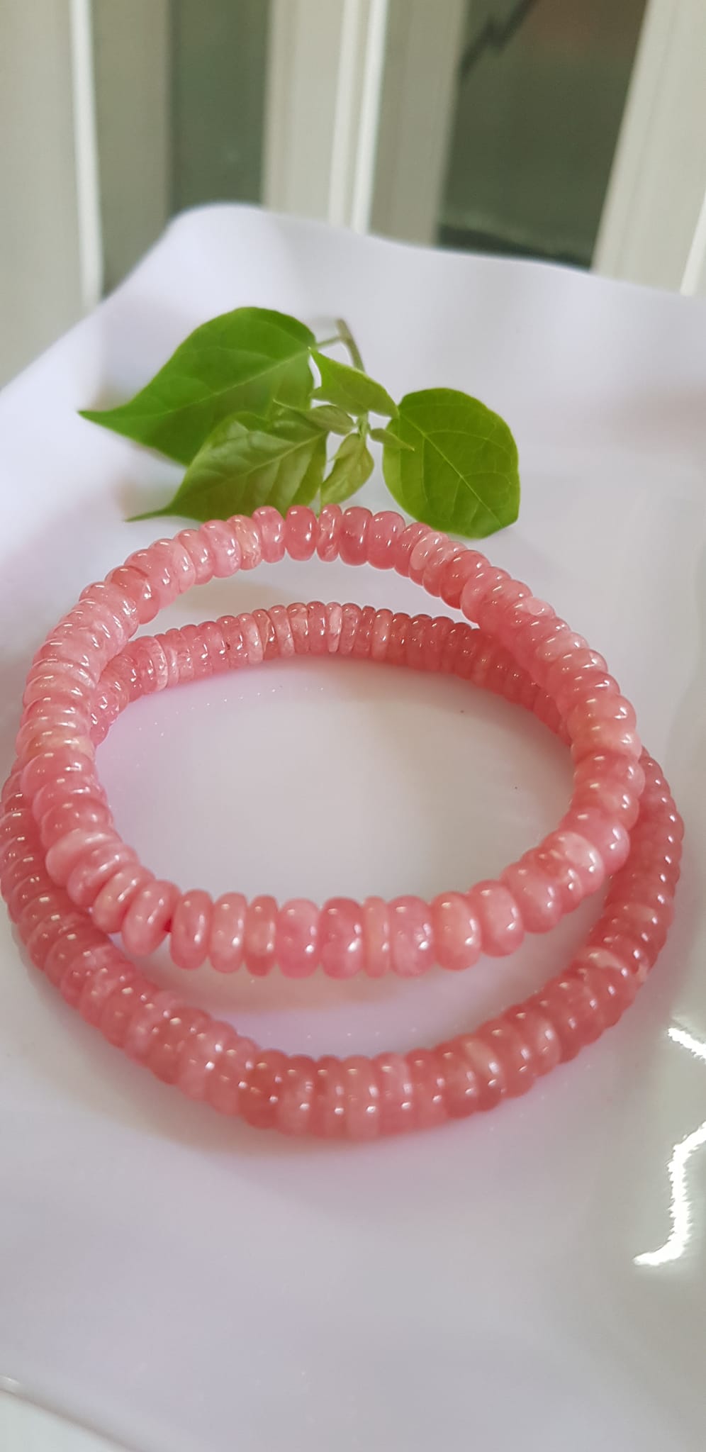Vòng tay Mới Đá Đào Hoa tự nhiên bánh xe hồng đẹp 6,5mm Màu hồng tươi bóng đẹp Nữ mệnh hỏa, mệnh thổ ạ Công dụng may mắn, tài lộc, tốt sức khỏe, xinh đẹp tay ạ