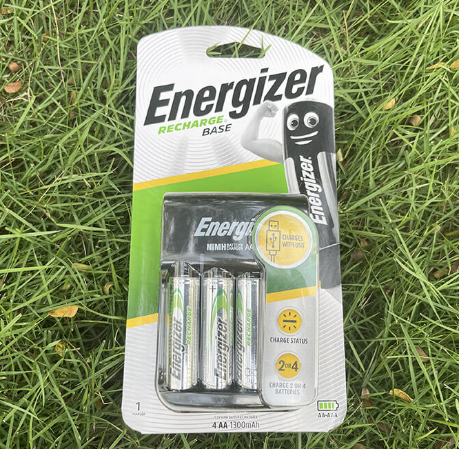 Máy sạc Pin ENERGIZER CHVC4 (kèm 4 viên pin sạc AA 1300 mAh) - Hàng chính hãng