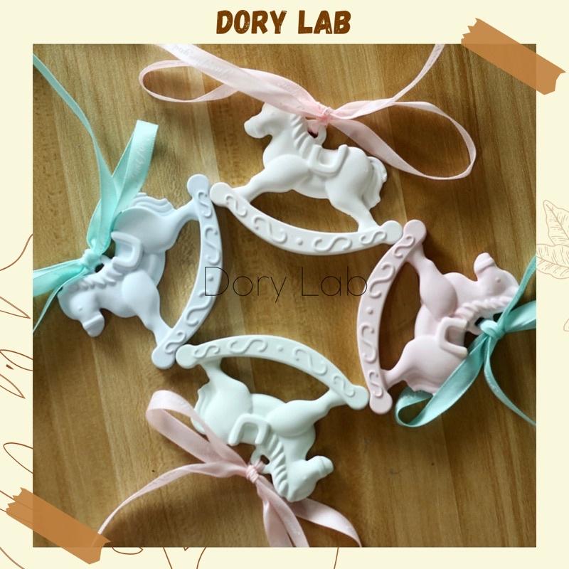 Sáp Thơm Tinh Dầu Hình Ngựa Gỗ Treo Tủ Quần Áo, Xe Ô Tô, Khử Mùi Phòng Handmade - Dory Lab