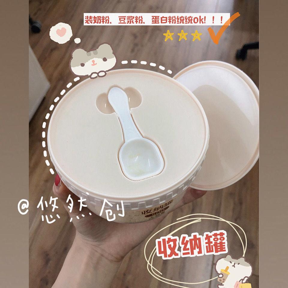 Hộp đựng thực phẩm Kèm Muỗng Tiện Lợi