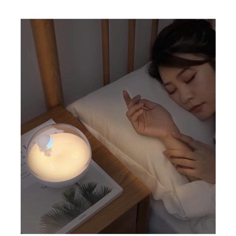 Đèn để bàn,đèn ngủ, đèn trang trí phi hành gia