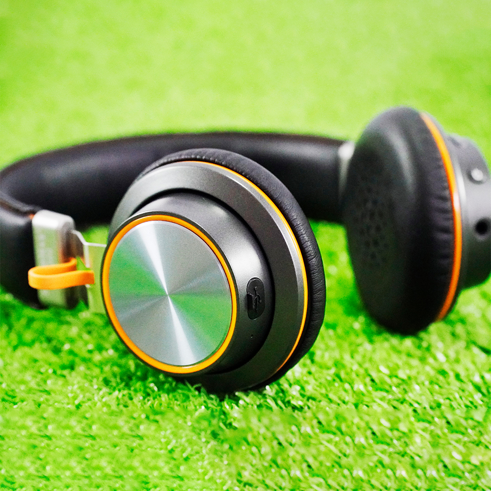 Tai Nghe Bluetooth Chụp Tai Có Micro Tích Hợp SoundMax BT-300 | Bluetooth Headphone SoundMax BT300 | Pin Dung Lượng Cao, Gọn Nhẹ Dễ Dàng Mang Theo, Âm Thanh Ấn Tượng, Thời Gian Nghe Nhạc Lên Đến 8 Tiếng - Hàng Chính Hãng