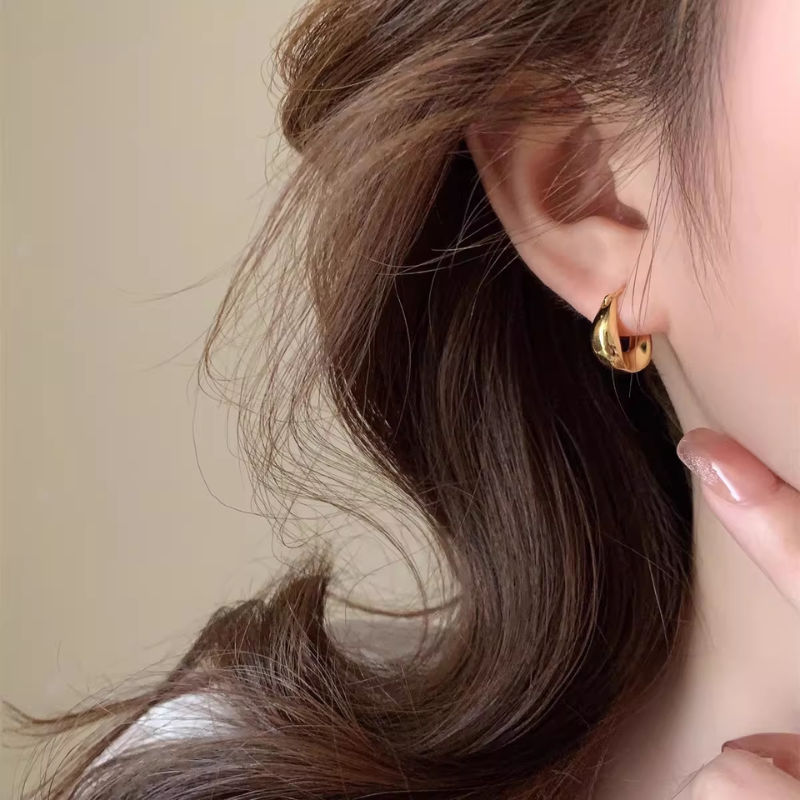 Khuyên tai phong cách basic, đời thường, bông tai phối đồ cơ bản, phụ kiện hằng ngày thời trang độc đáo, khuyên tai