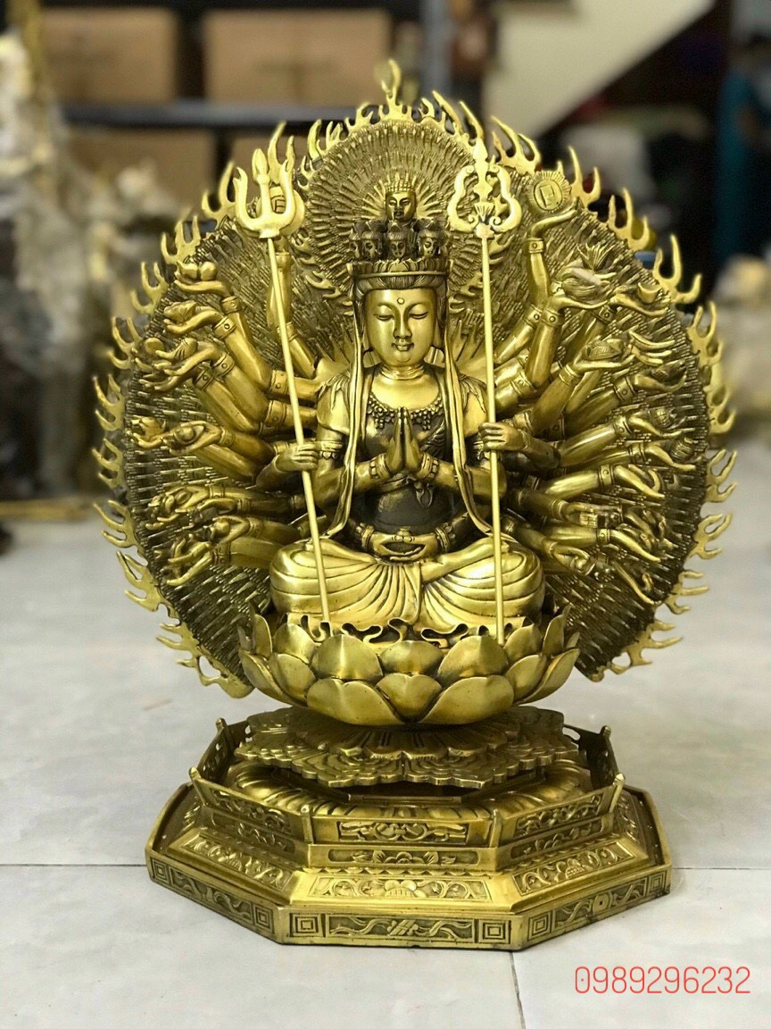 Tượng Phật Thiên Thủ Thiên Nhãn bằng đồng thau vàng - Phật thiên thủ thiên nhãn cao 42cm