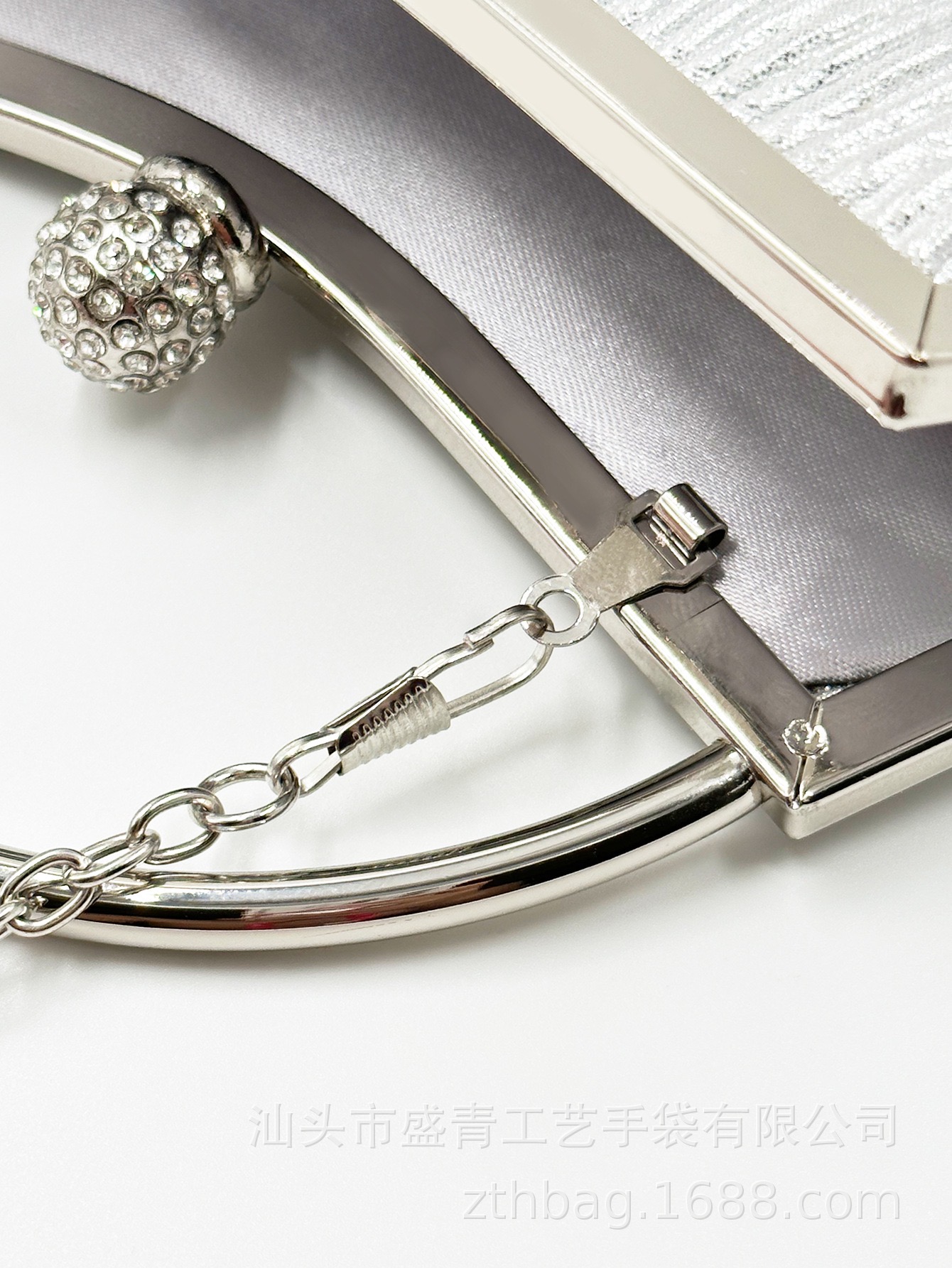 Clutch nữ cầm tay dự tiệc có quai xách đính nhũ kim tuyến siêu sang chảnh VDT01