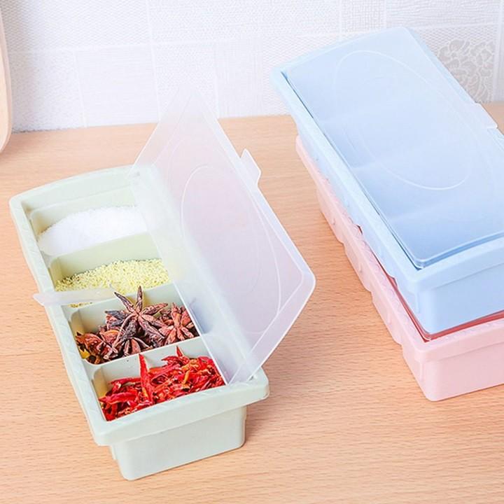 Khay Đựng Gia Vị 4 Ngăn Bằng Nhựa Có Nắp