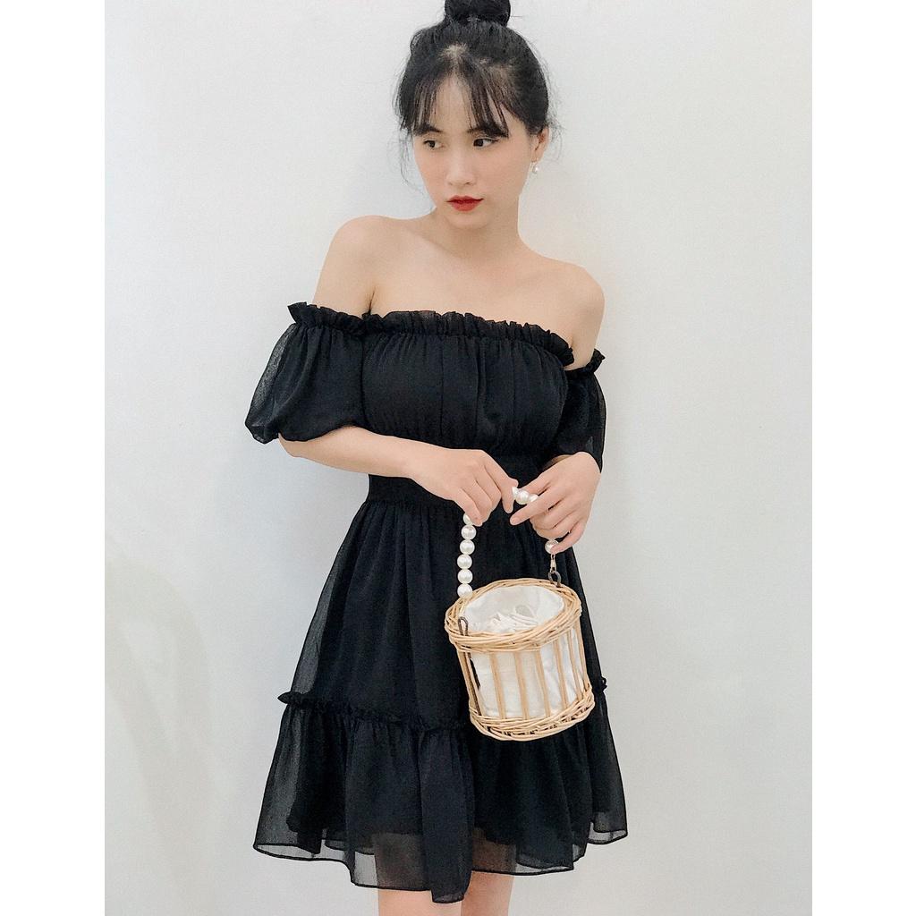 KIOBI - Đầm Iris ống form ôm dáng xòe, tay bí phồng đính rời bo thun trễ vai, có lót, vải voan tơ IC đen - KID2152D