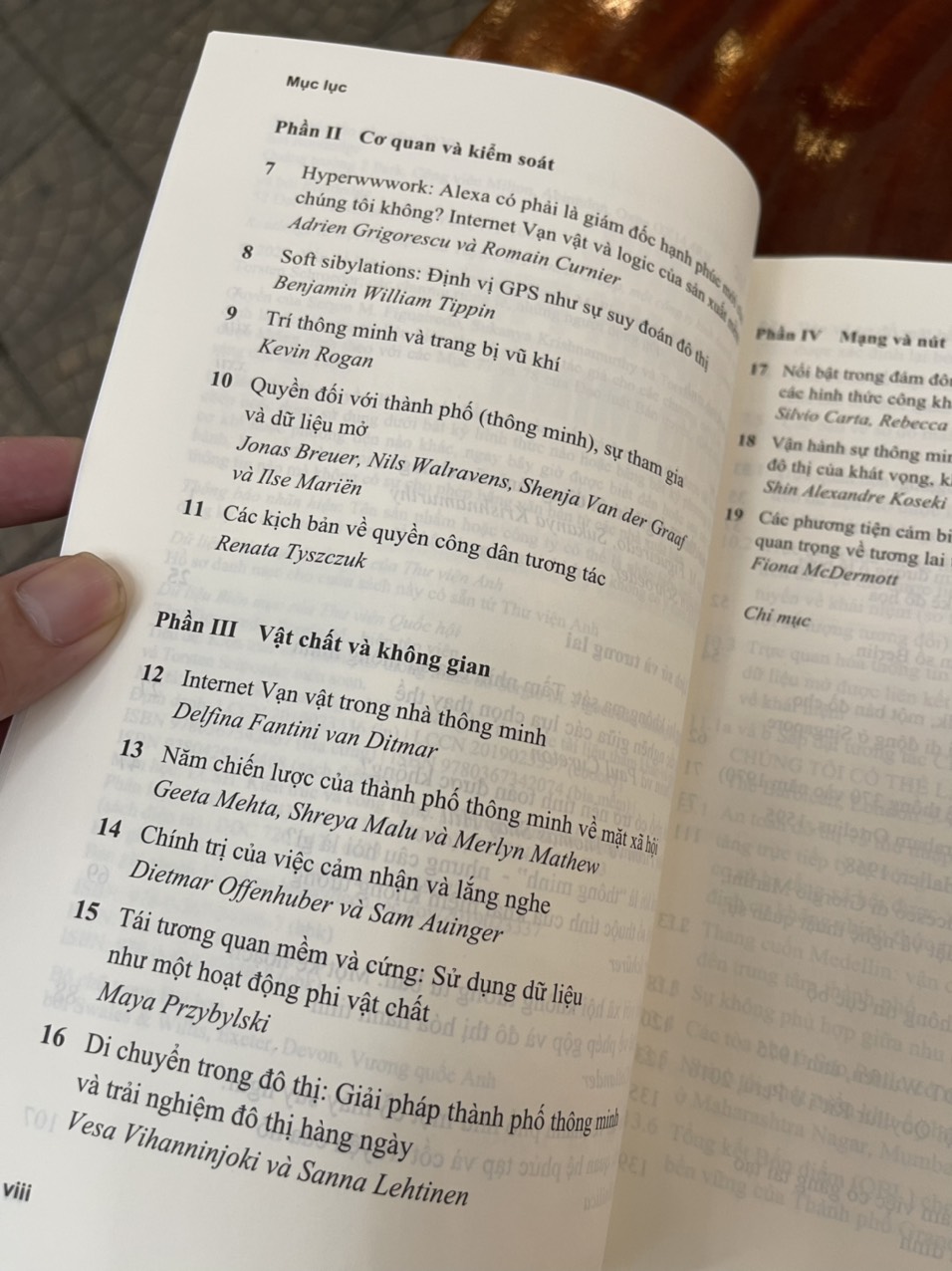 KIẾN TRÚC VÀ THÀNH PHỐ THÔNG MINH - Sergio M. Figueiredo, Sukanya Krishnamurthy &amp; Torsten Schroeder –NXB Xây dựng