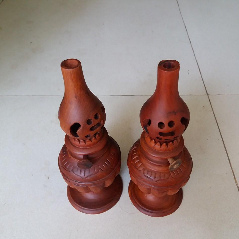 Đồ thờ -đôi đèn thờ gỗ hương nguyên khối cao 22cmx9cm