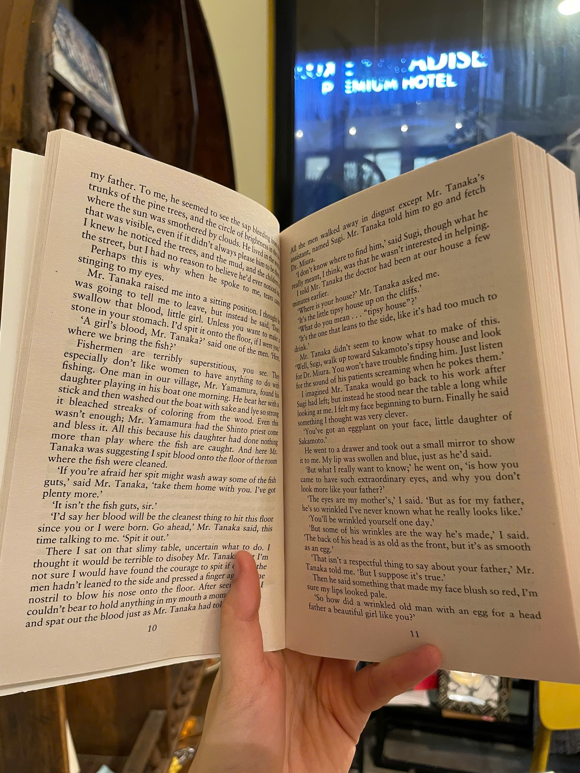 Sách - Memoirs of a Geisha: The Literary Sensation and Runaway Bestseller by Arthur Golden