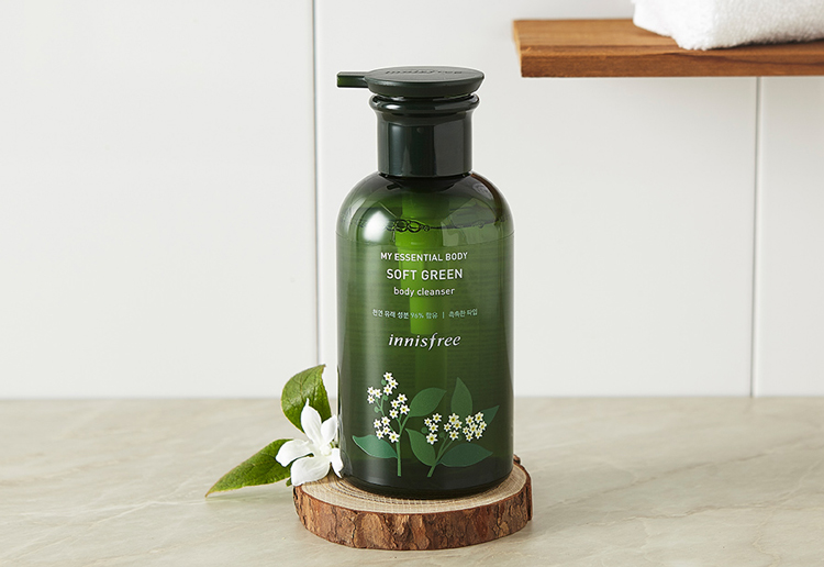 Sữa Tắm Dưỡng Ẩm Hương Tuyết Tùng Và Cỏ Thơm Innisfree Essential Green Body Cleanser (330ml)