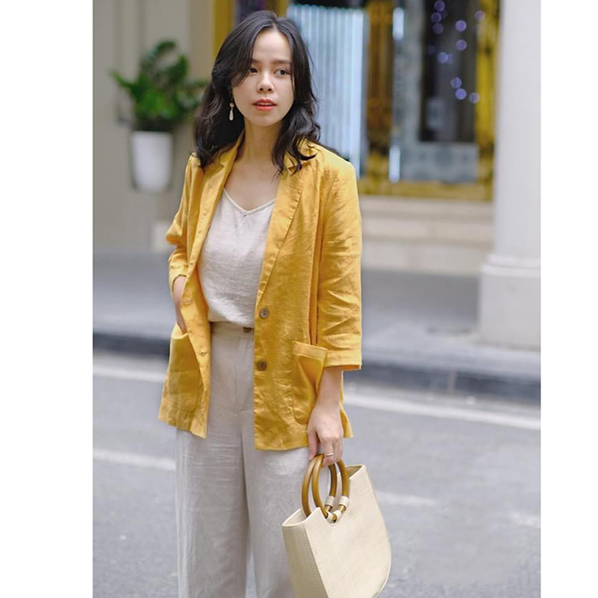 Áo khoác nhẹ, áo vest blazer 1 lớp mỏng ve vuông 2 túi ốp, chất vải Linen bột Premium - Vàng