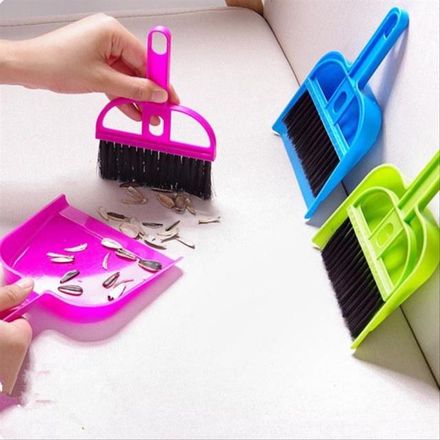 BỘ CHỔI QUÉT BỤI BÀN PHÍM MÁY TÍNH VÀ KI HỐT RÁC MINI CÓ LỖ TREO TIỆN DỤNG ĐA NĂNG