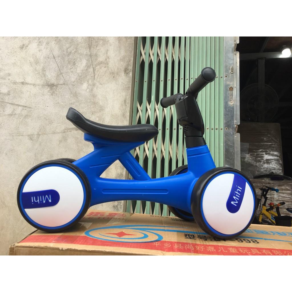 Xe chòi chân có nhạc và đèn Minibike