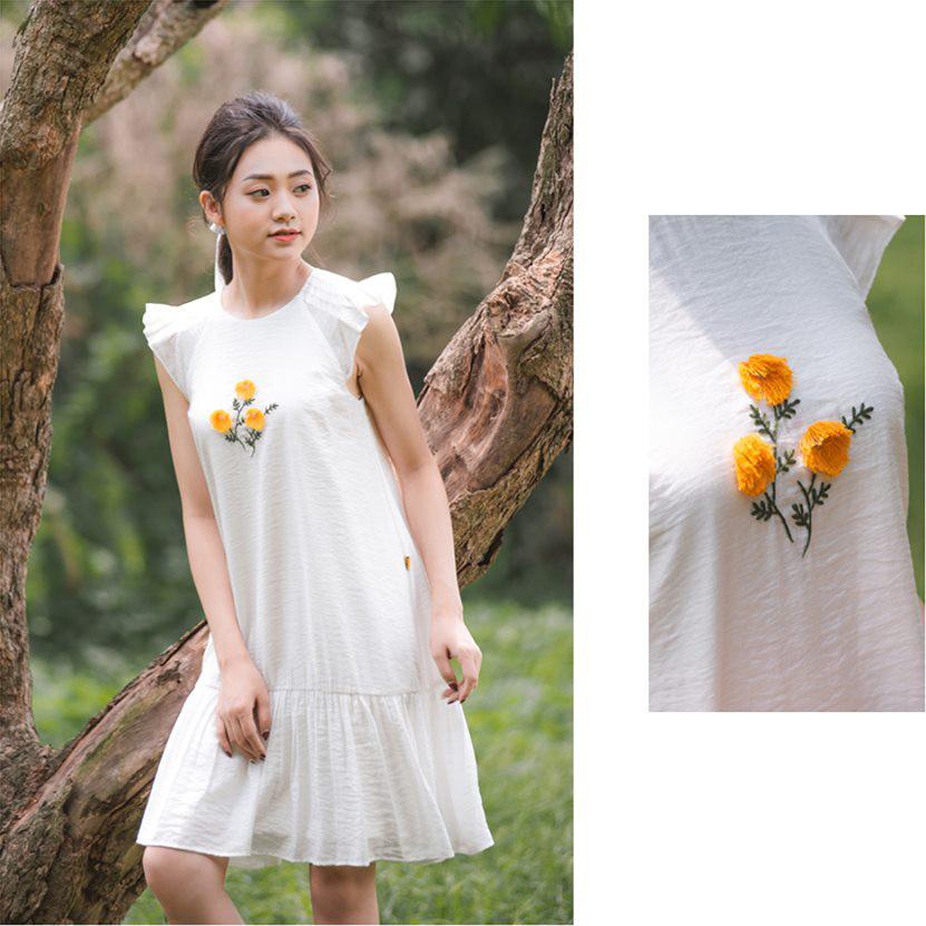 Đầm suông đính hoa trước ngực sang trọng