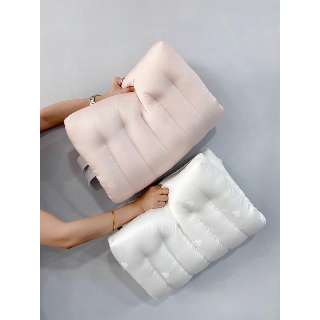 Gối lụa tim cao cấp