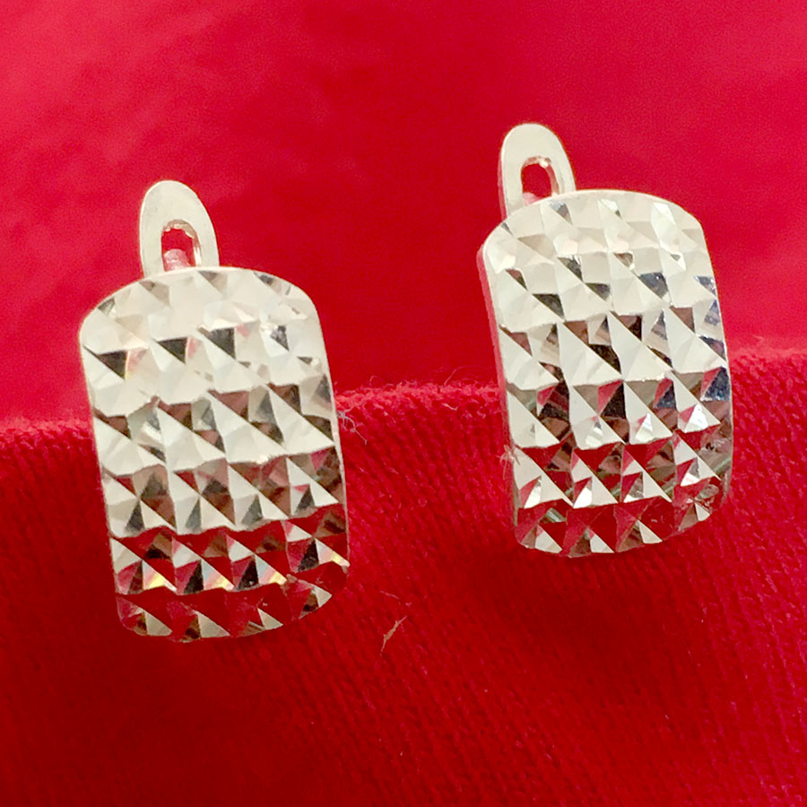 Bông tai nữ Bạc Quang Thản kiểu khuyên vành đeo sát tai bản cong mặt phay hoa văn sáng bóng chất liệu bạc ta không xi mạ - QTBT57