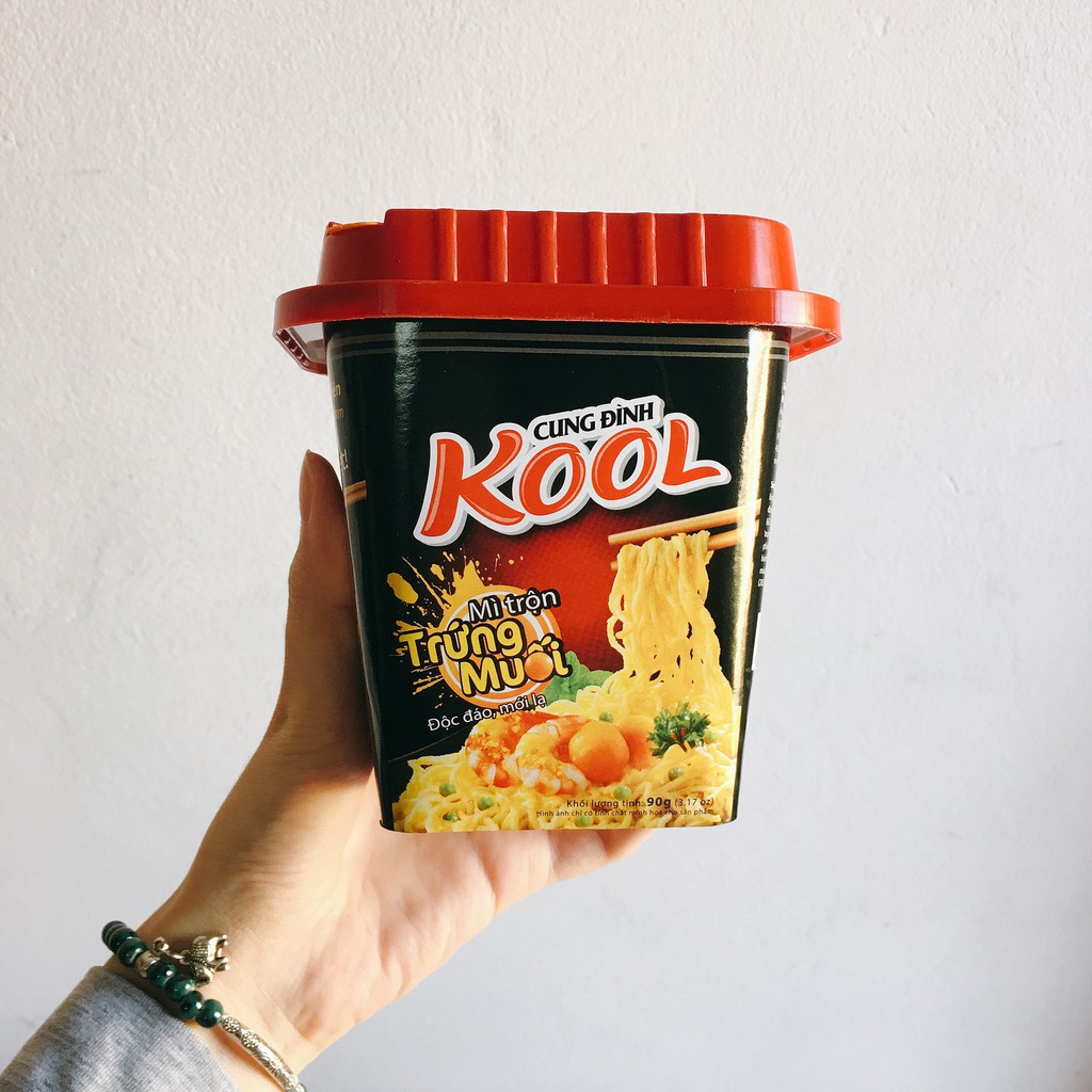 Thùng 12 Hộp Mì Trộn Trứng Muối Cung Đình Kool (90g x 12 Hộp)