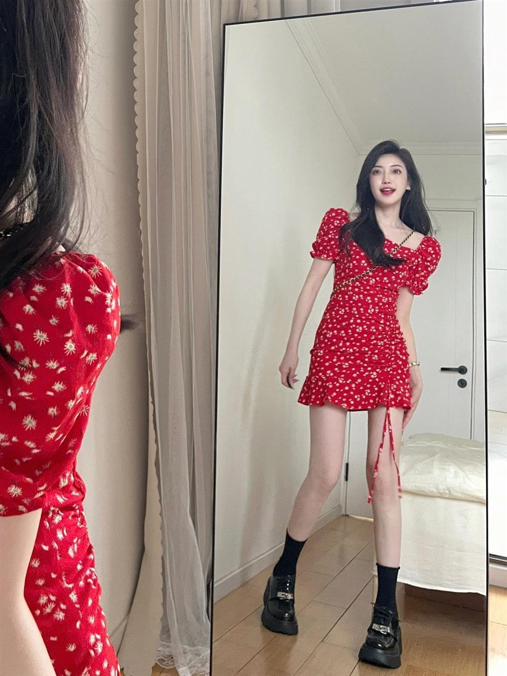 DONGSHOP Ngọt ngào cay gió Pháp cổ vuông một chữ vai đỏ hoa bong bóng tay áo đầm mùa hè nhỏ bé mông váy ngắn