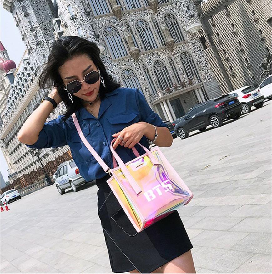 Túi xách BTS lấp lánh trong suốt ánh hồng