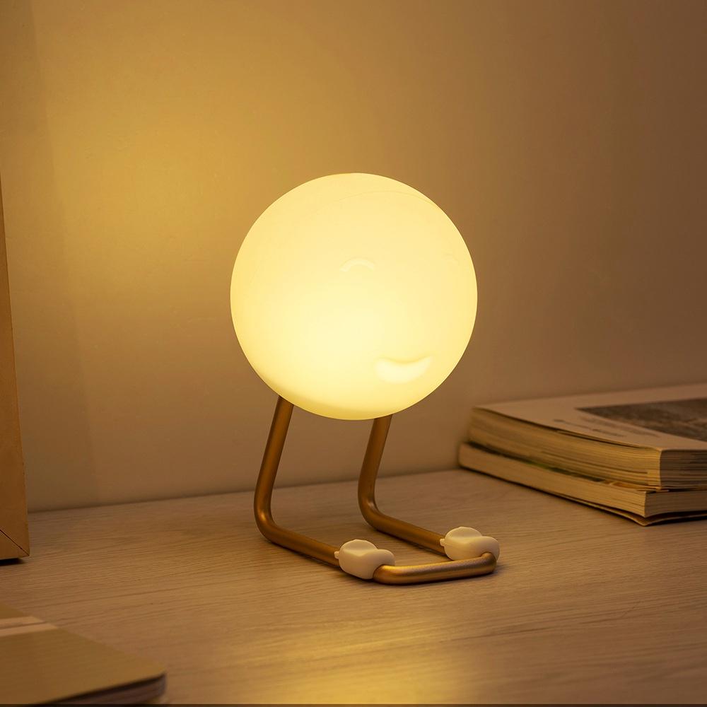Đèn ngủ để bàn bằng silicon kèm giá đỡ điện thoại tiện dụng