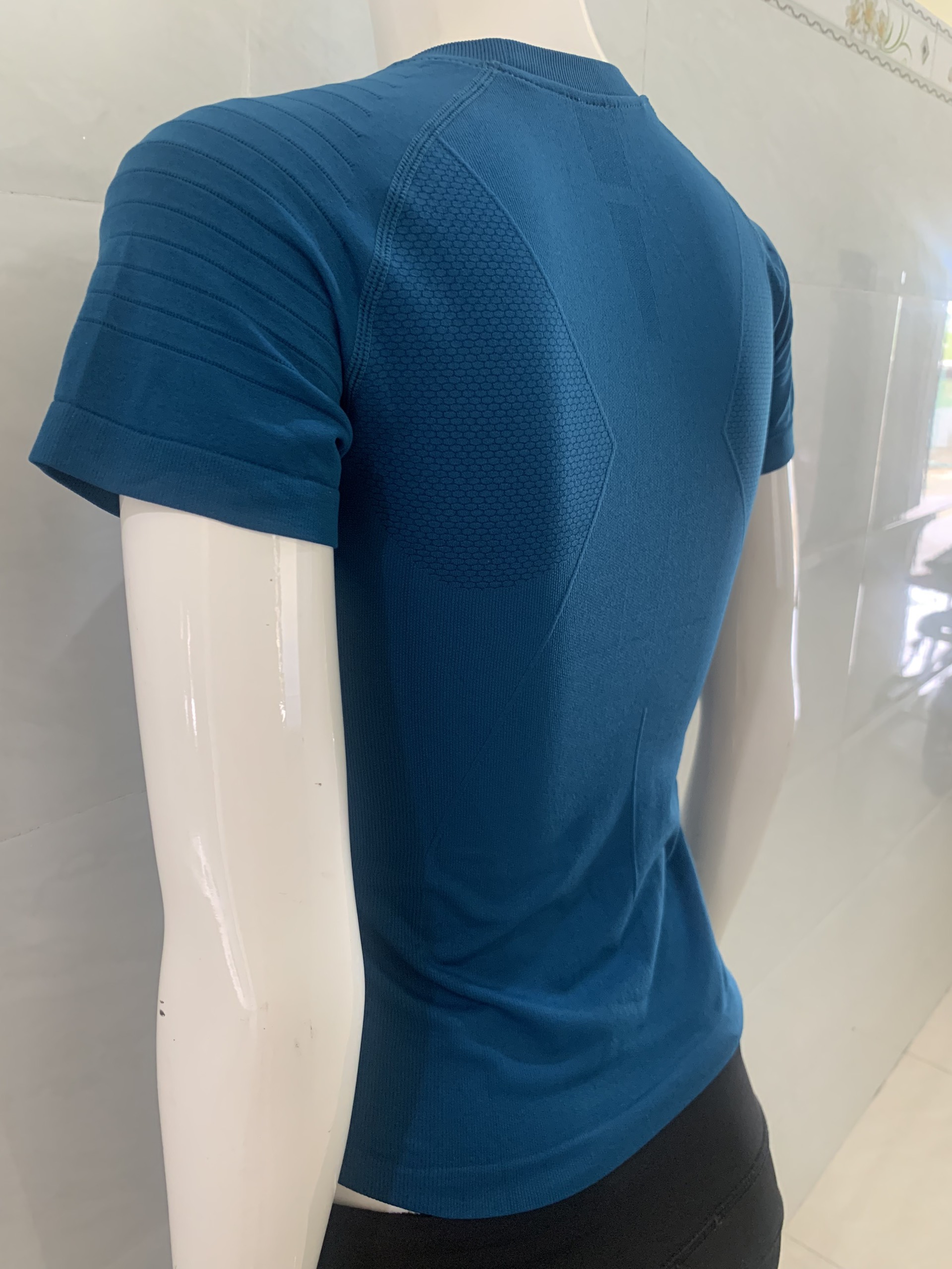 Áo Thun Nữ Cộc Tay Vải Polyester Cao Cấp Thấm Hút Mồ Hôi Tốt,Vải Xịn K Bai K Nhão