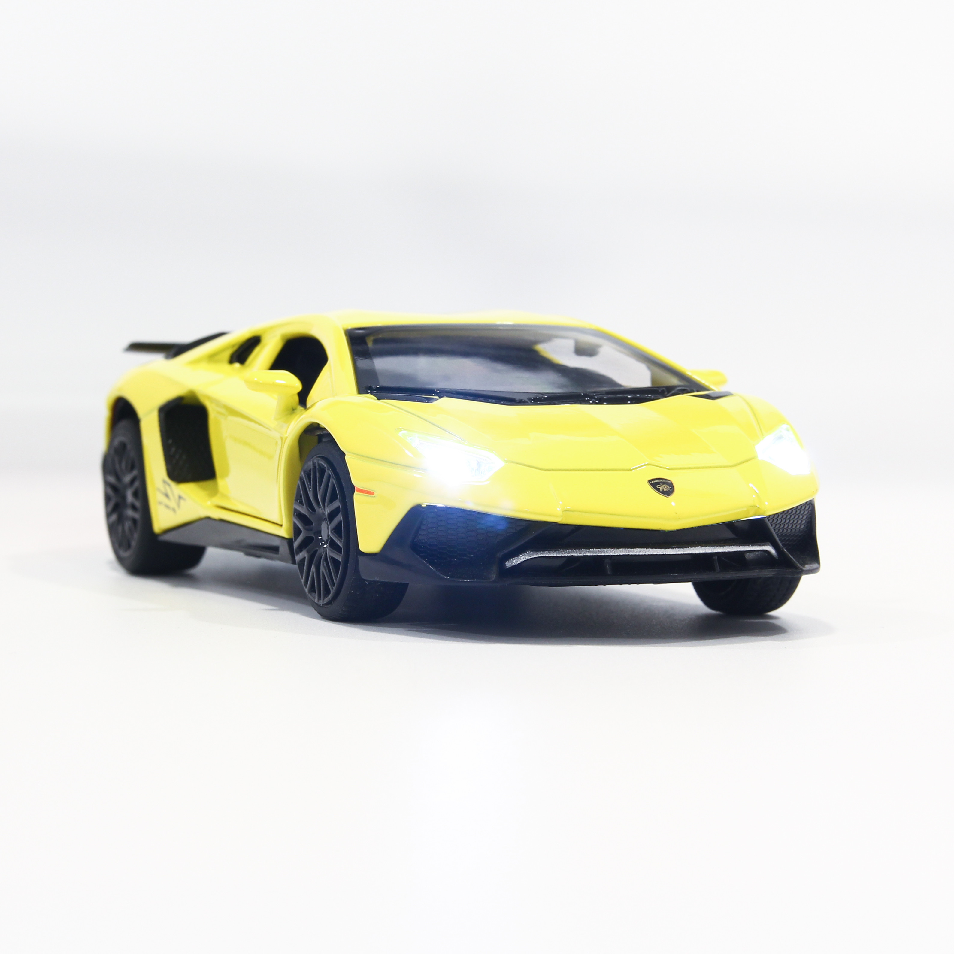 Mô hình xe Lamborghini Aventador LP750-4 SV 1:32 Miniauto - 32016