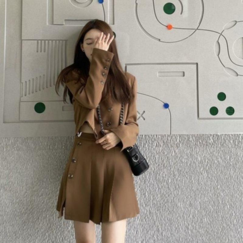 SET VEST NÂU CHÂN VÁY XẾP LY NÚT/Áo vest blazer kèm chân váy