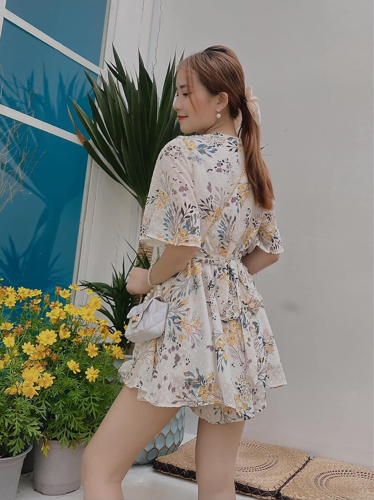 Jum hoa nổi cánh dơi mùa hè