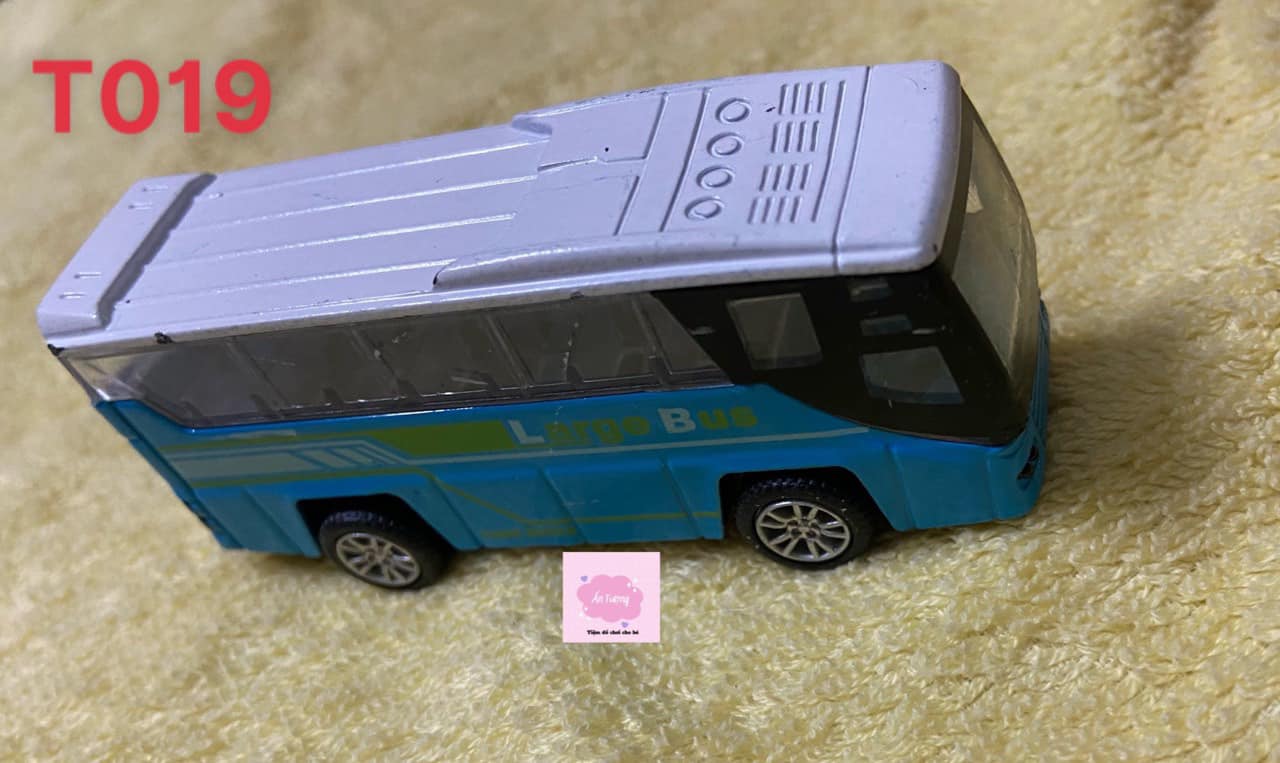 Set 4 chiếc xe ô tô, xe bus, xe tải, xe khách bằng kim loại bền, đẹp, an toàn cho bé