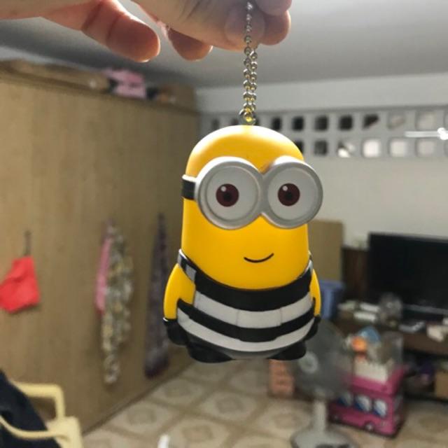 Móc khoá Minion - Minion áo trắng đen