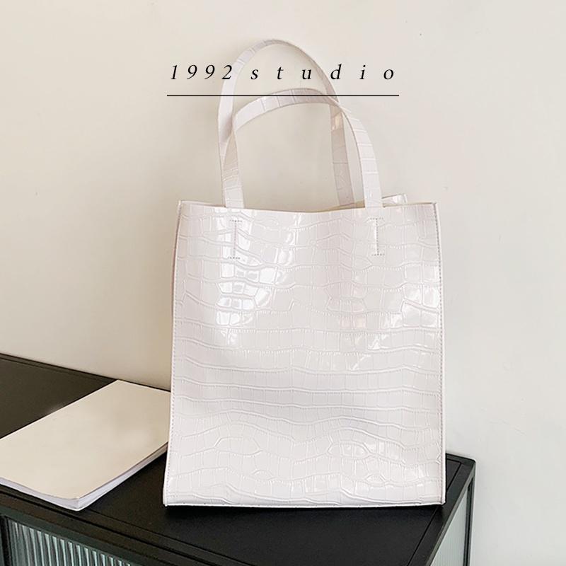 Túi xách unisex/ 1992 s t u d i o/ MINIMAL BAG/ Túi xách nam nữ/ túi tole Da bóng/ túi đựng vừa laptop/ túi công sở