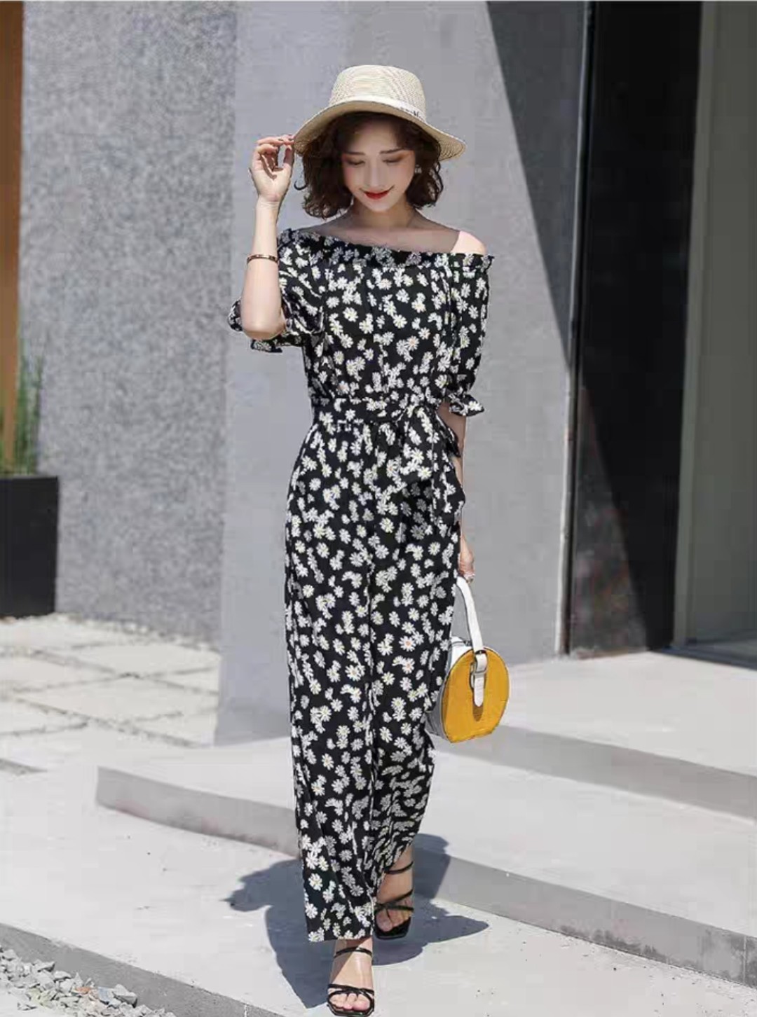 JUMPSUIT TRỄ VAI HỌA TIẾT HOA CÚC XINH XẮN - NTL229