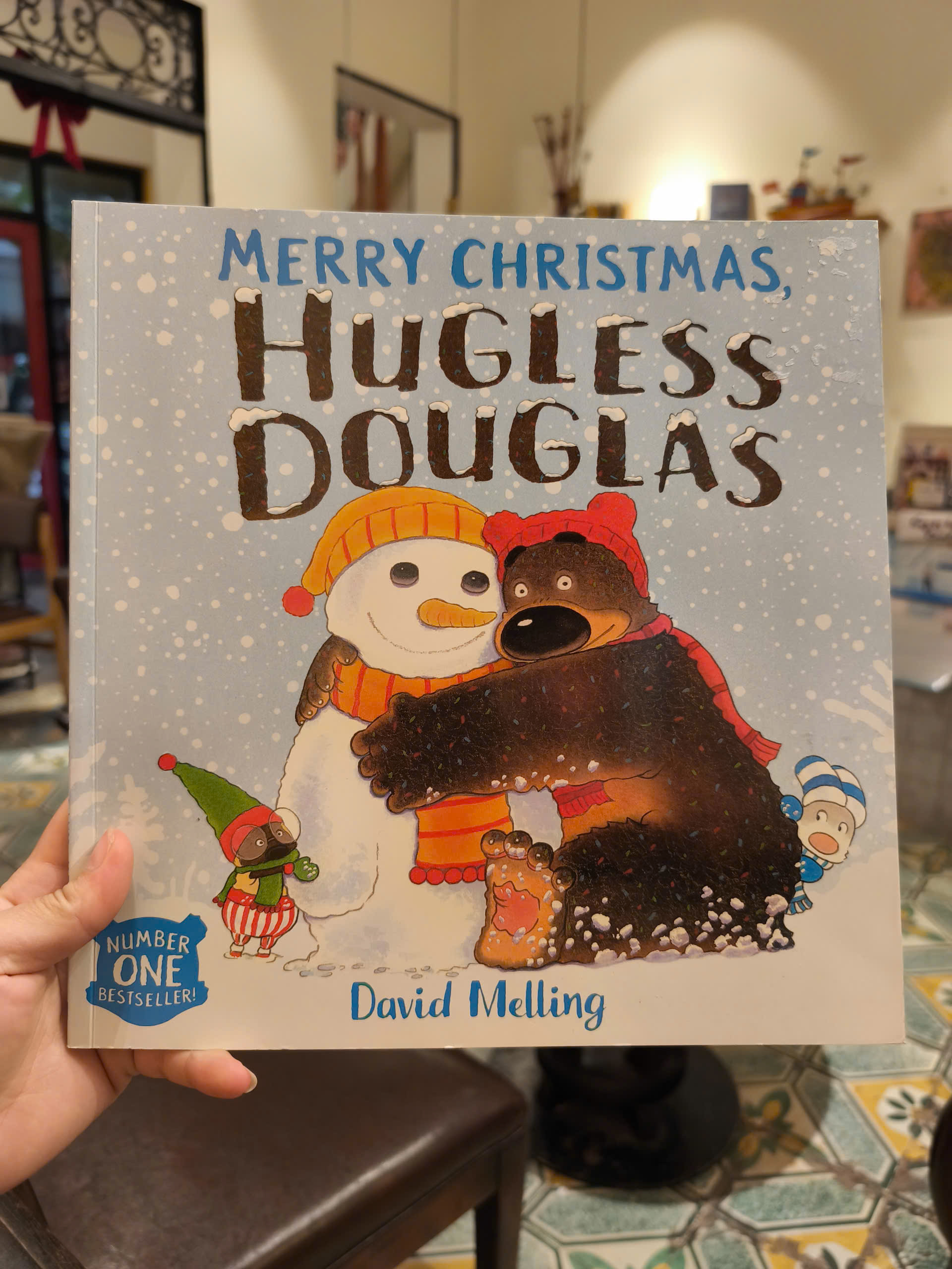 Sách - Merry Christmas, Hugless Douglas by David Melling