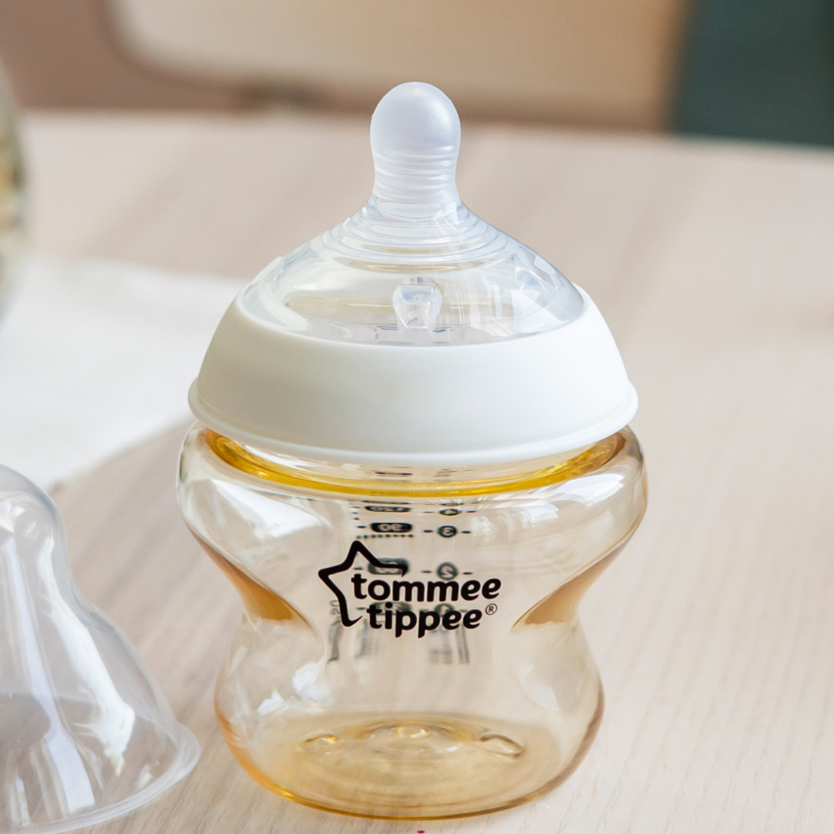 Núm Ty Silicon Siêu Mềm Tự Nhiên Cho Bé Tommee Tippee Natural Start Fast Flow Từ 6 Tháng (Vỉ đôi, tách lẻ)