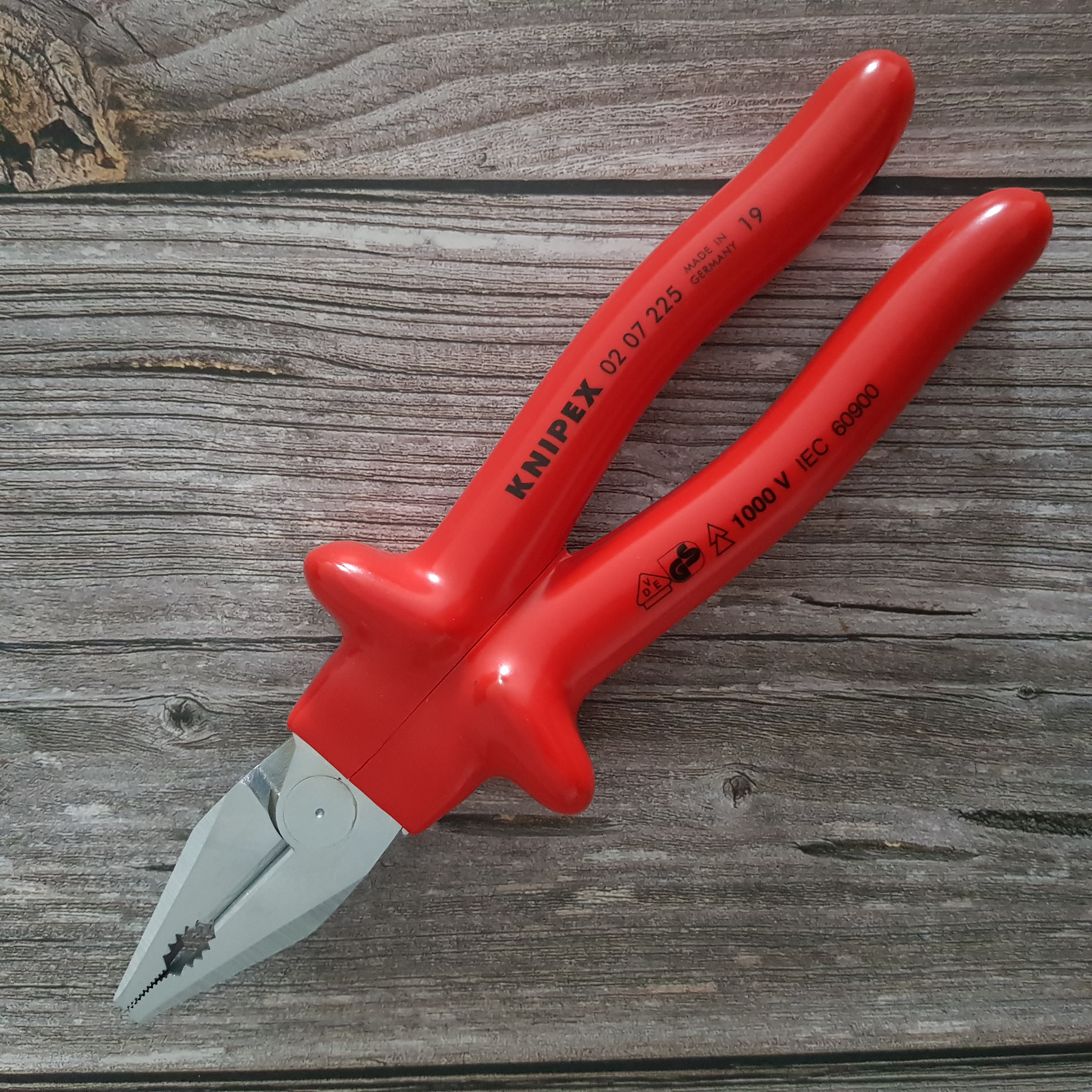 Kìm Đa Năng Cộng Lực Knipex 02 07 200 Chiều Dài 200mm Lưỡi Cắt Tôi Cứng 63 HRC Cách Điện 1000 Volt Tay Cầm Dày (Dipped Insulation) Theo Tiêu Chuẩn VDE Đức