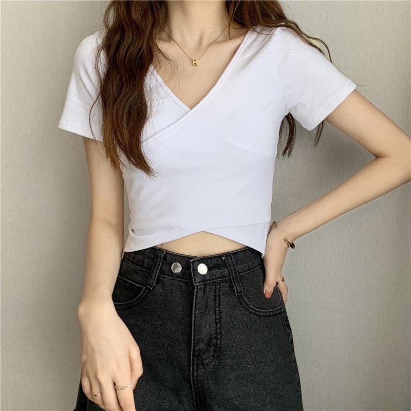 Áo phông croptop nữ cổ tim mùa hè 2022