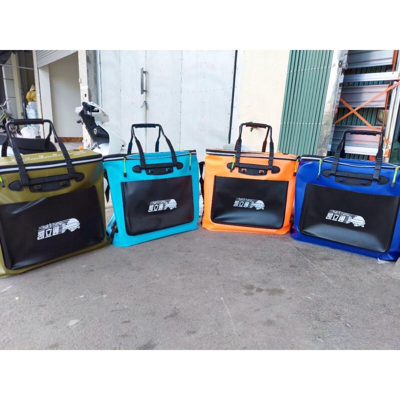 Thùng đựng cá dày dặn có lỗ thoát khí cho máy sục