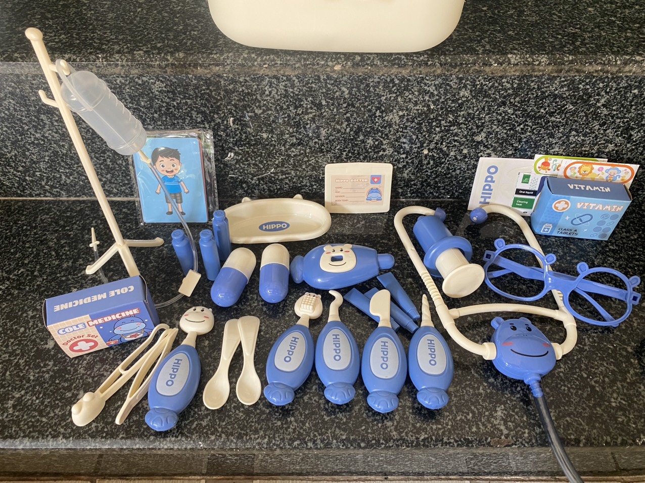 Bộ Đồ Chơi Bác Sĩ, Xe Cứu Thương Cao Cấp Cho Bé Mô Phỏng Thiết Bị Y Tế