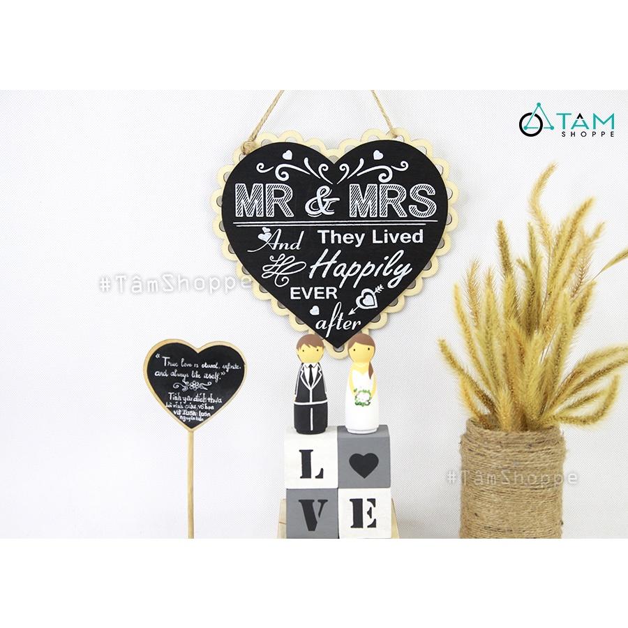 Bảng gỗ treo cửa trái tim MR MRS trắng đen trang trí cưới TTC-23