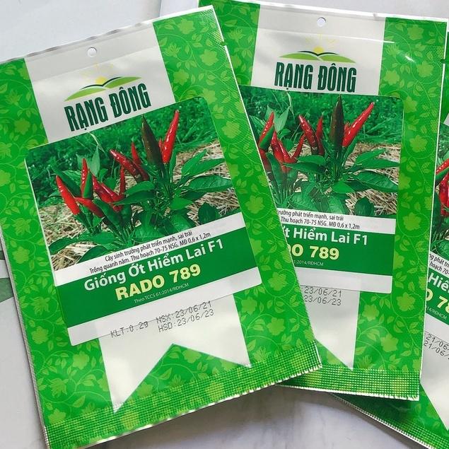 Hạt Giống Ớt Hiểm Lai F1 Rado 789 gói 0,2g - sai trái. Trái dài 6-8cm, chín có màu đỏ tươi, cay nồng rất ngon