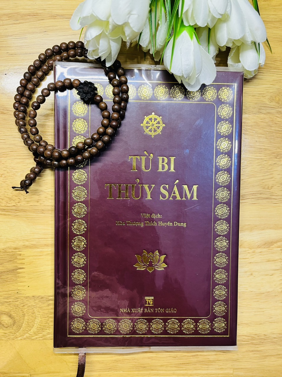 Kinh Từ Bi Thủy Sám Pháp ( Bìa cứng ép kim, bản đẹp giấy chống mõi mắt , khổ 24x16 - tặng bao sách)