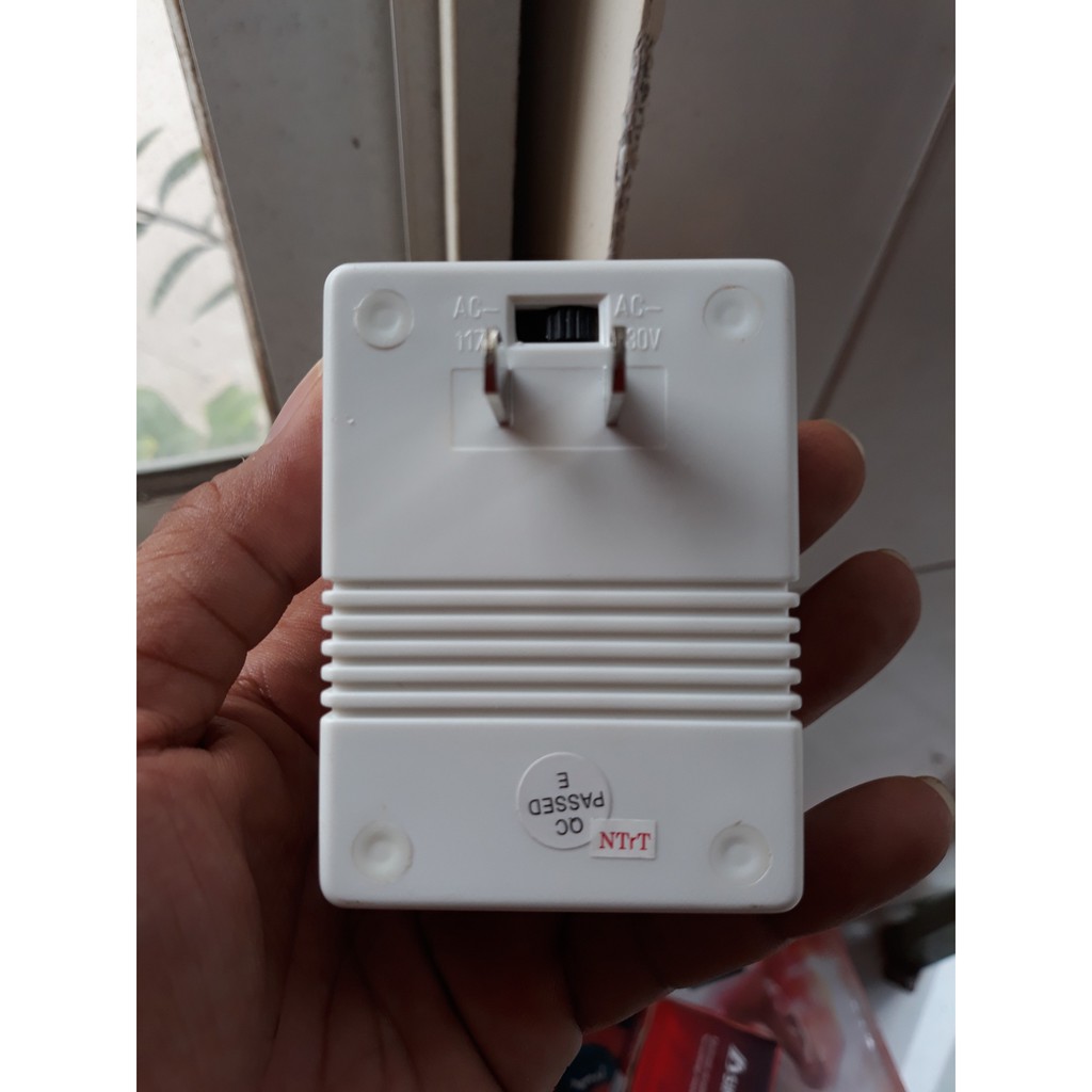 Bộ chuyển đổi điện hai chiều từ 220V ra 110V và ngược lại - 70W