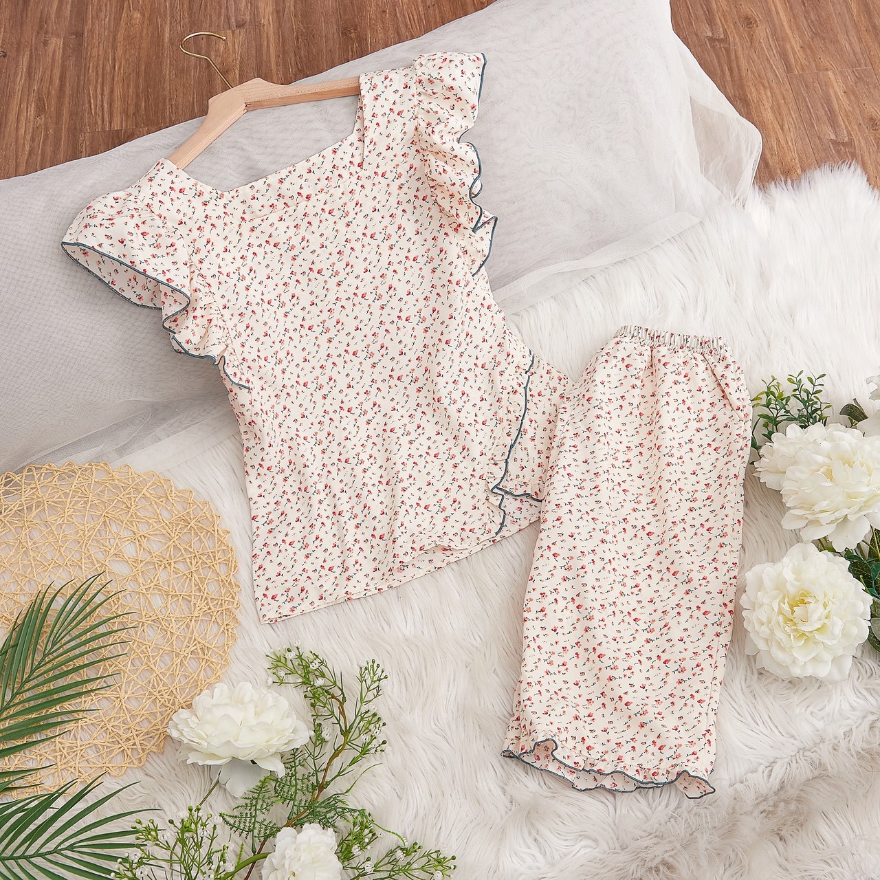 Đồ bộ lửng mặc nhà hoa nhí chất lụa Thái cực mát