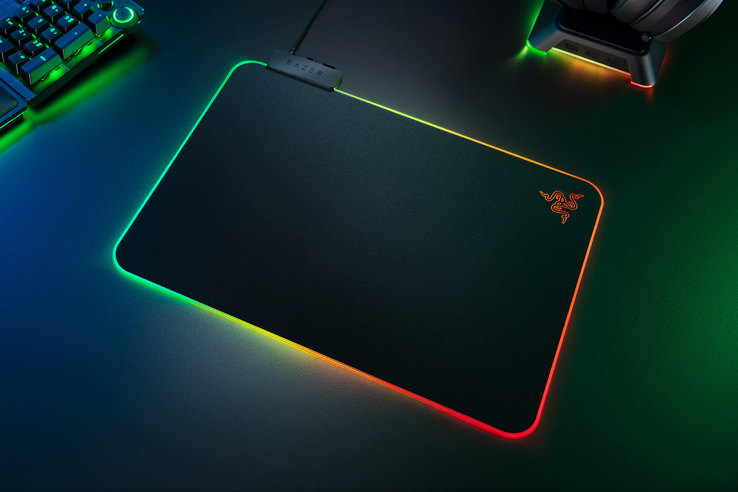 Bàn Di Chuột Razer Firefly V2 - Hàng Chính Hãng